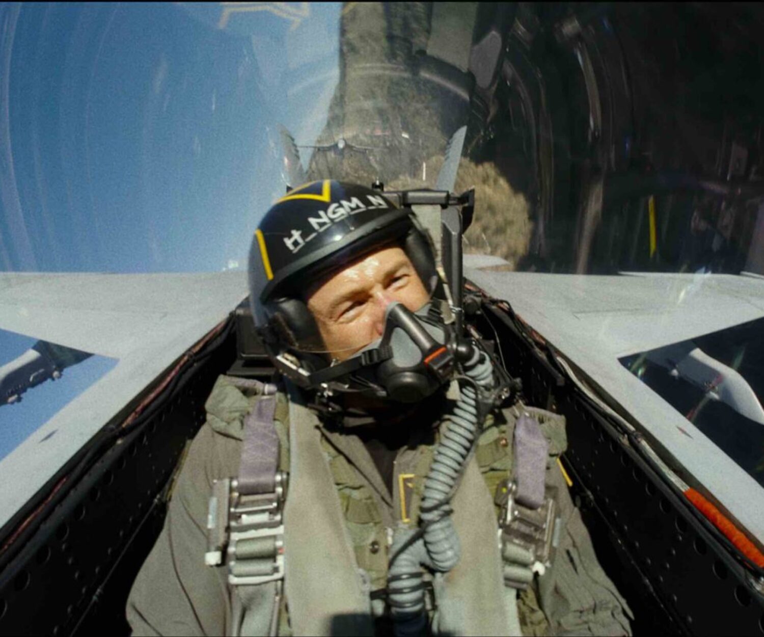 GLEN POWELL PLAYS "HANGMAN" IN TOP GUN: MAVERICK FROM PARAMOUNT PICTURES, SKYDANCE AND JERRY BRUCKHEIMER FILMS.