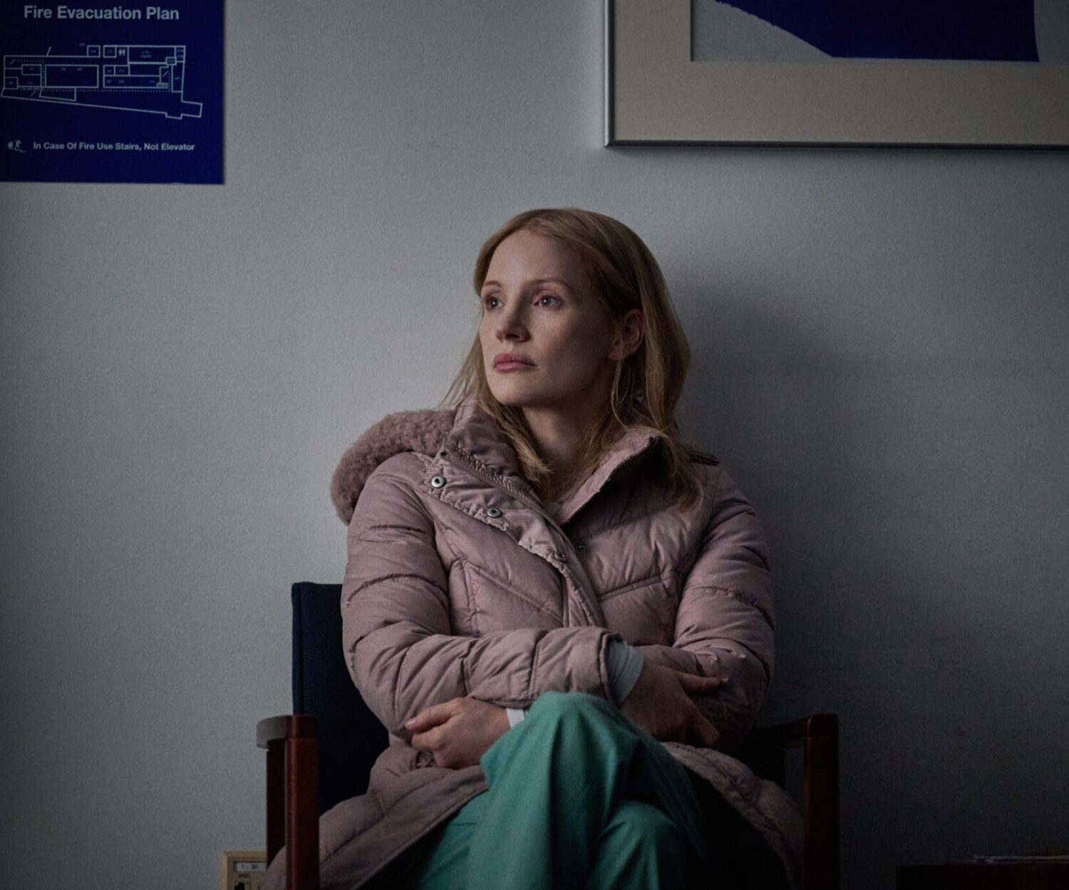 The Good Nurse (2022). Jessica Chastain as Amy Loughren. Cr. JoJo Whilden / Netflix
