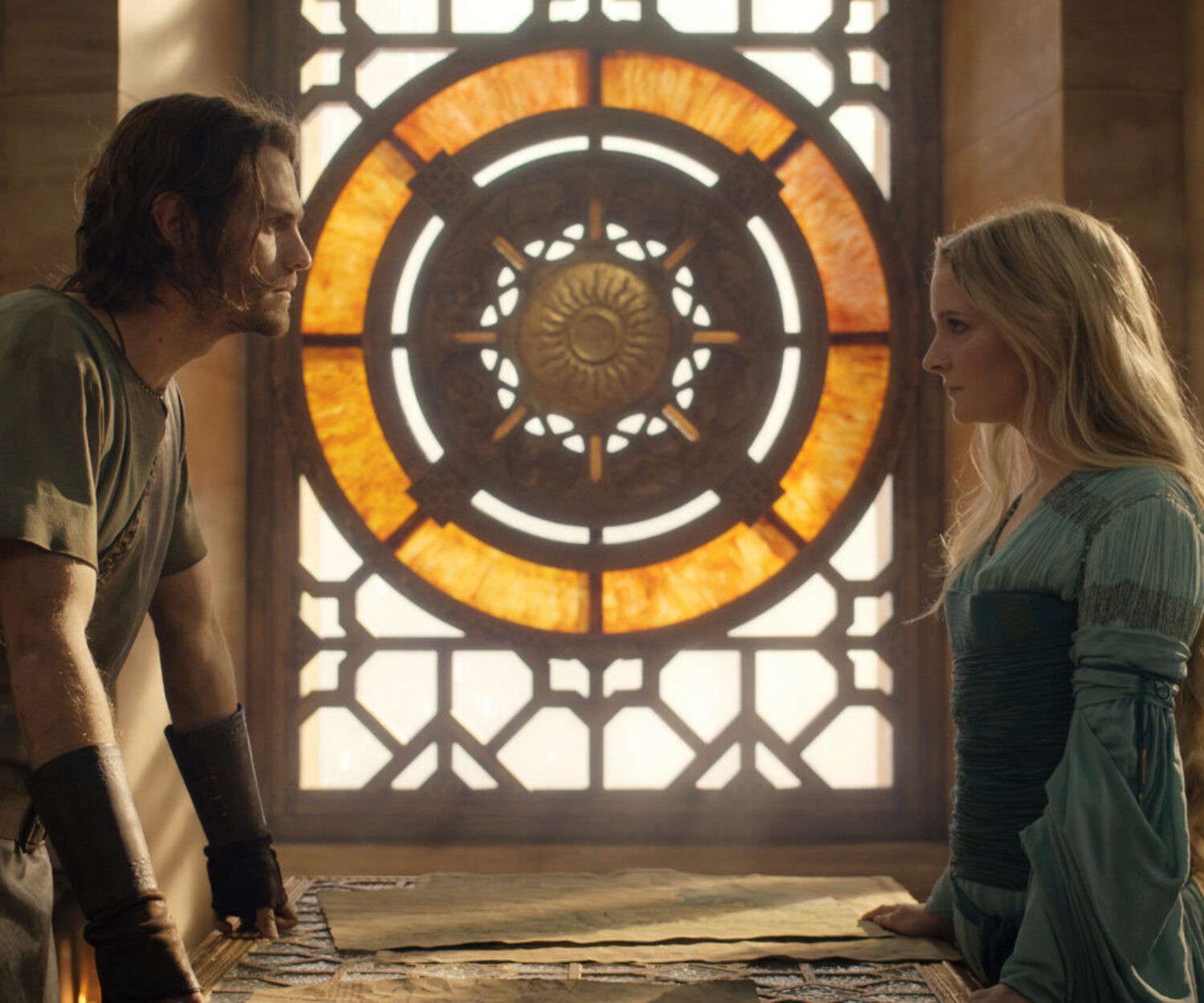 Charlie Vickers (Halbrand), Morfydd Clark (Galadriel)