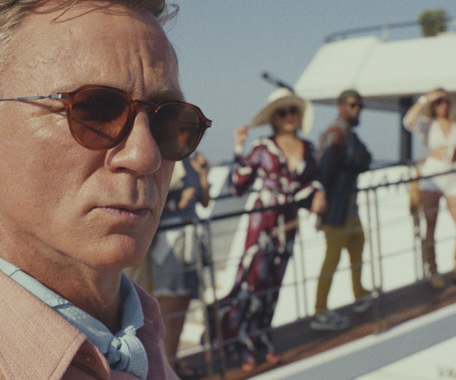 ARCHIV - Daniel Craig in der Rolle des Benoit Blanc in «Glass Onion: A Knives Out Mystery». Foto: Netflix/PA Media/dpa - ACHTUNG: Nur zur redaktionellen Verwendung im Zusammenhang mit der aktuellen Berichterstattung und nur mit vollständiger Nennung des vorstehenden Credits