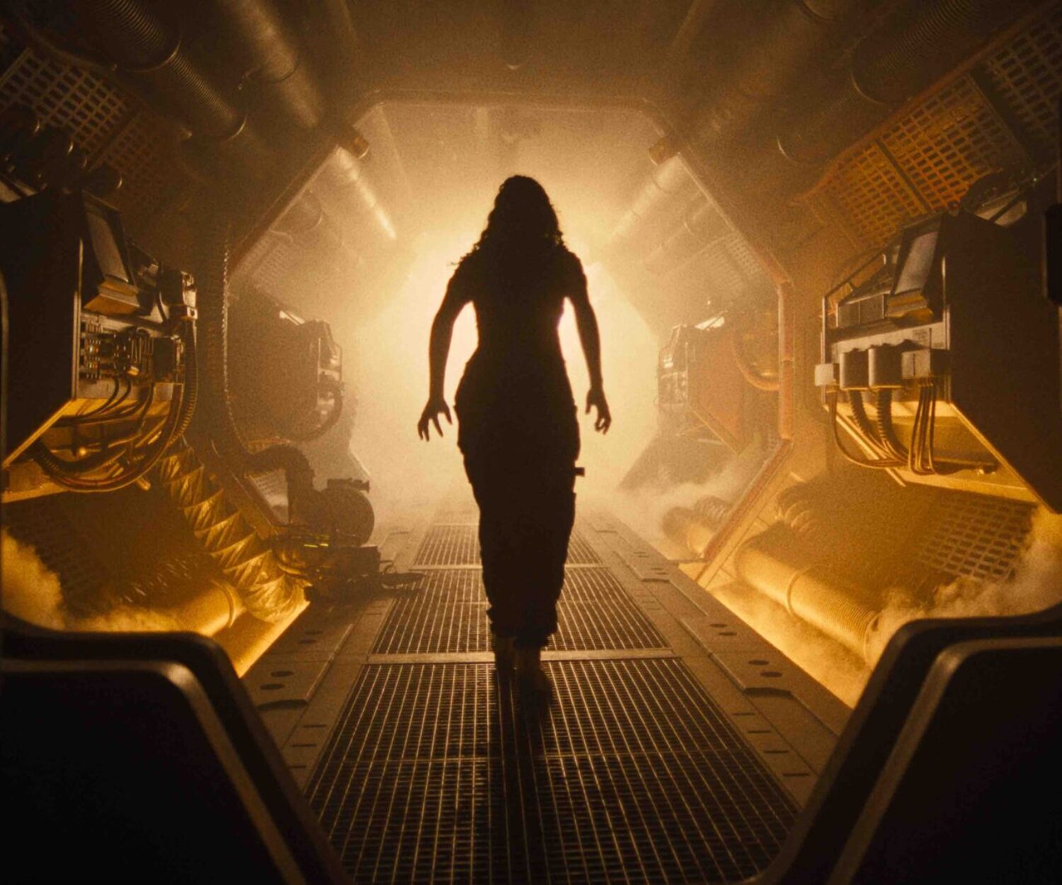 Isabela Merced as Kay in 20th Century Studios' ALIEN: ROMULUS. Photo courtesy of 20th Century Studios. © 2024 20th Century Studios. All Rights Reserved.